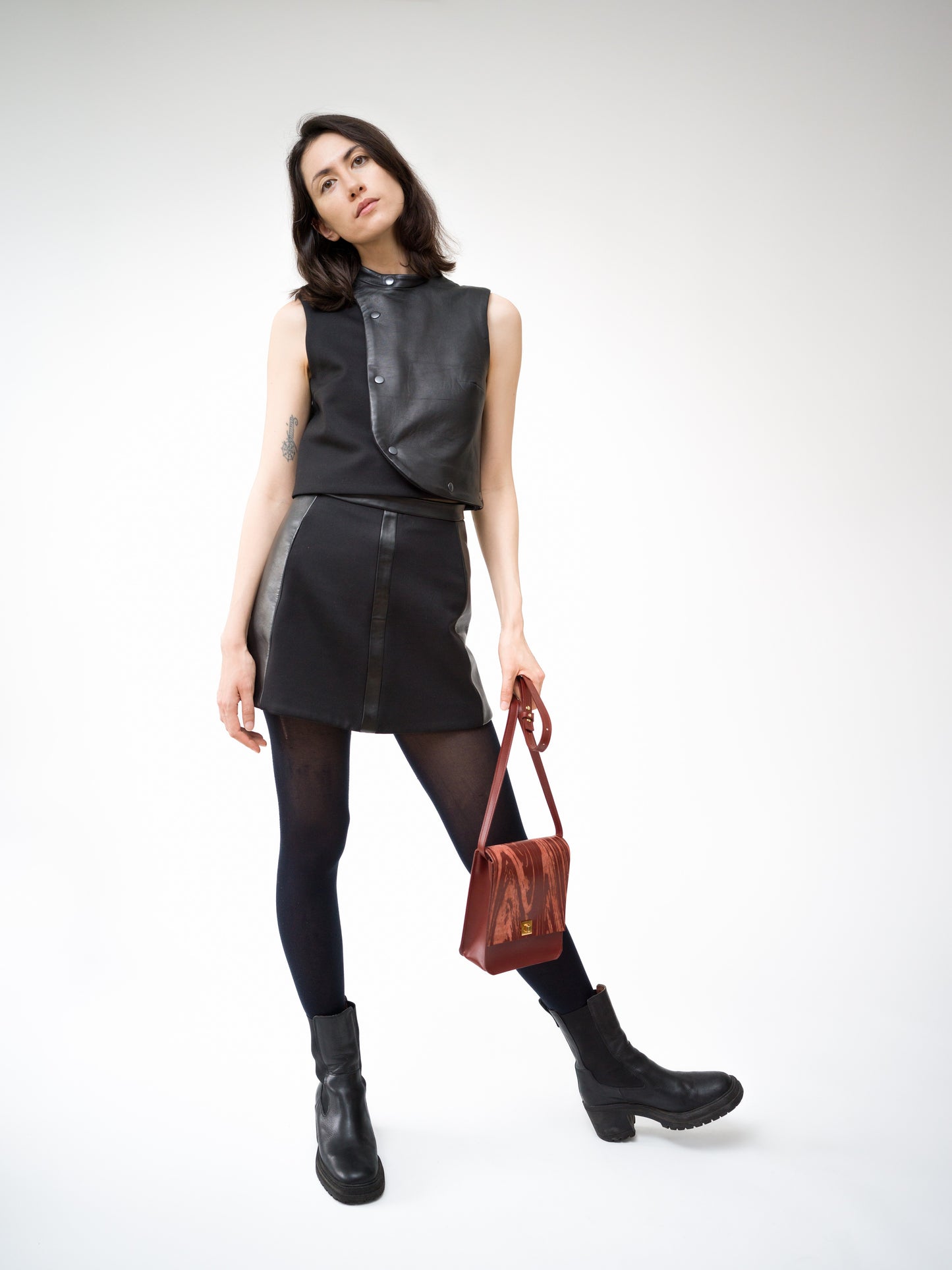 Top asymétrique en cuir